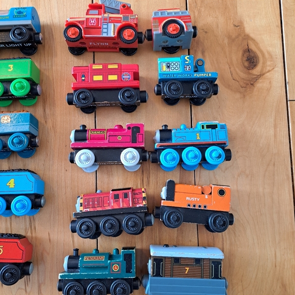 THOMAS TRAIN WOODEN LOT OF 15!  READ!  Thomas Train Wooden Railway - Picture 10 of 16
